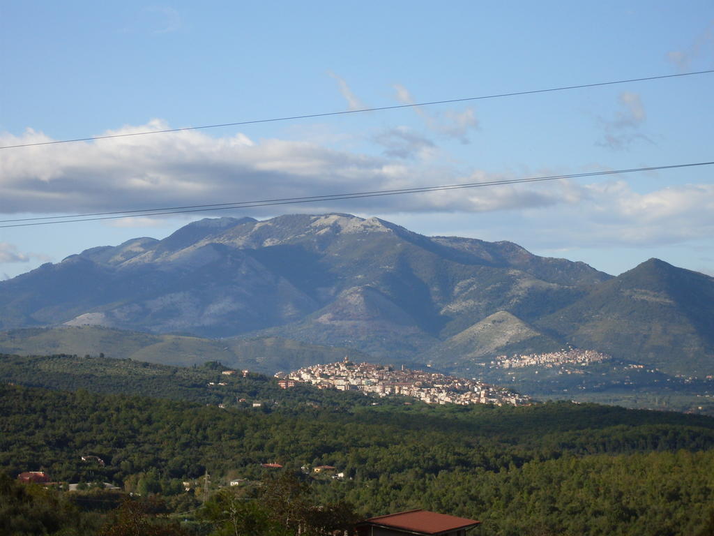 B&B H.M. Sonnino Exterior photo