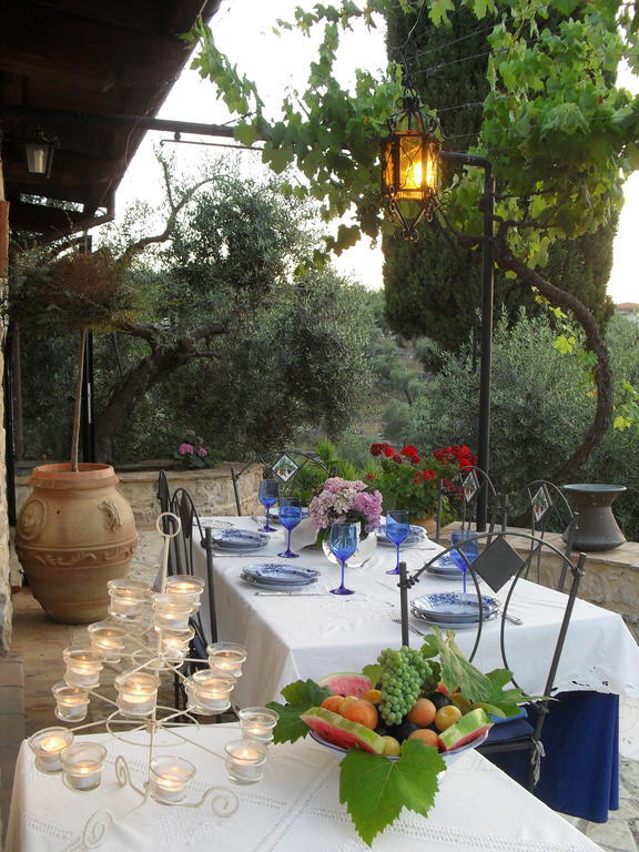 B&B H.M. Sonnino Exterior photo